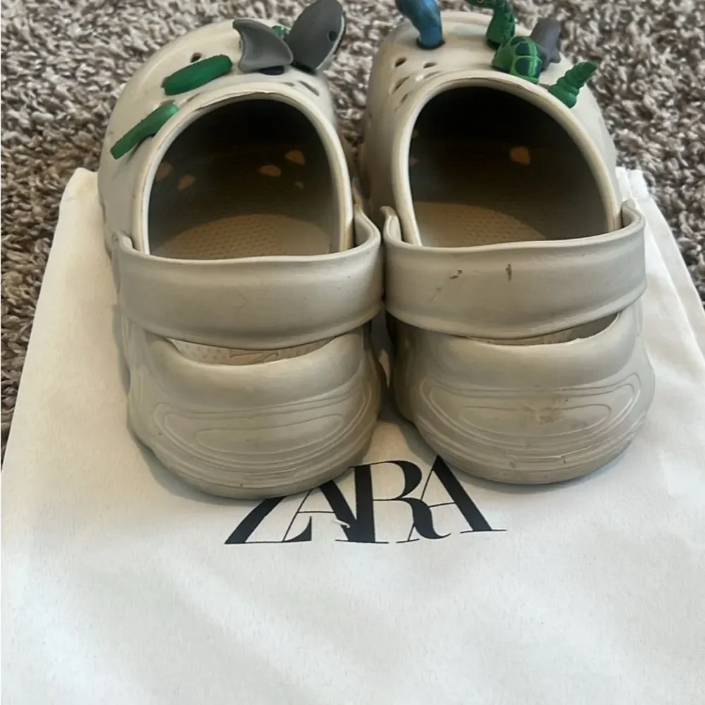 Zara Kids Clogs with Charms size 11.5-12